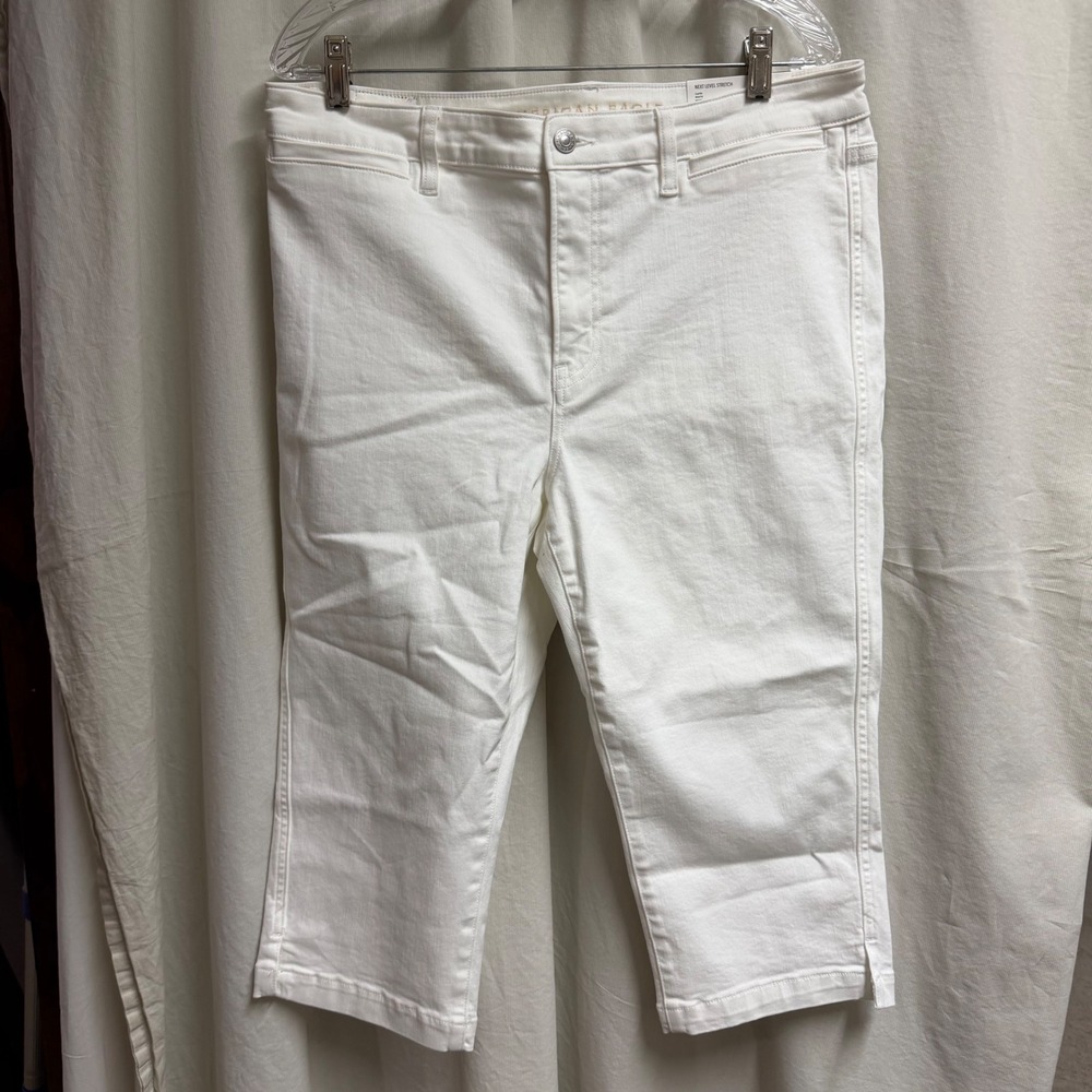 American Eagle Next Level Stretch High Rise Capri Pants White Size 14 32W NEW
